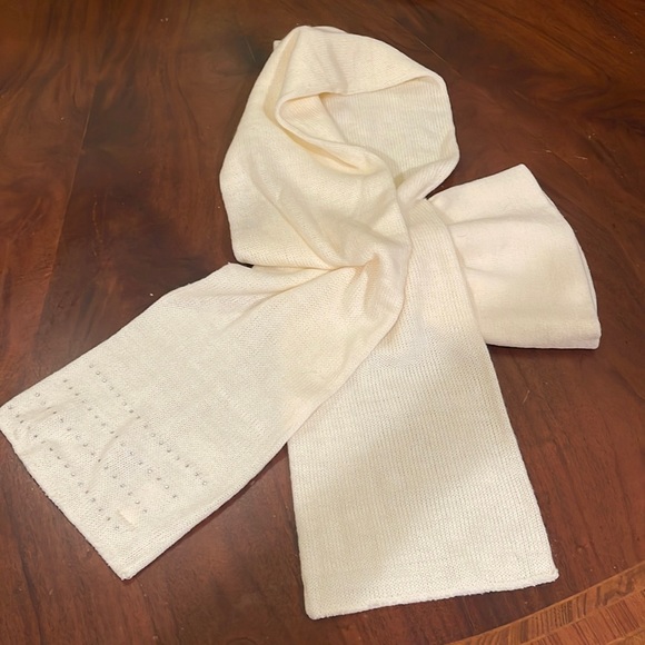 Joe boxer crystal cream  scarf with knit hat attached new set - Picture 1 of 3